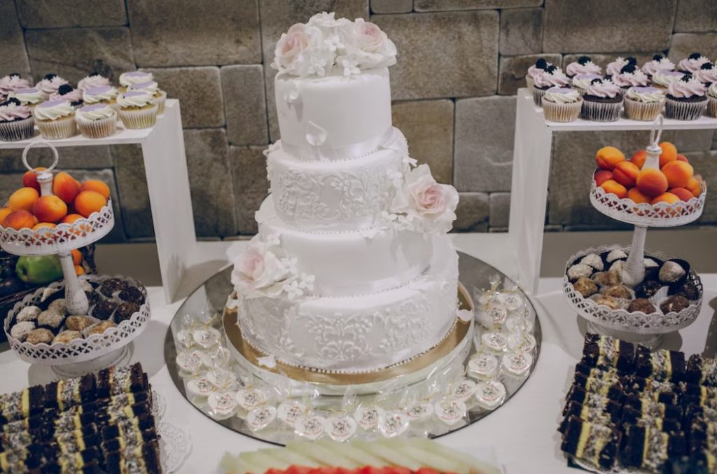 خرید کیک عروسی